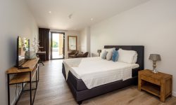 fly en go the kontiki beach house